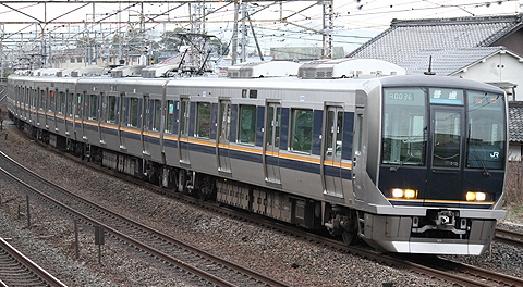 JR西日本　321系