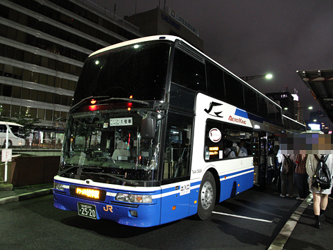 JR東海バス「ドリームなごや3号」2520　東京駅改札中