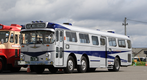 旭川電気軌道　三菱MR430_20250926　アイキャッチ用　480