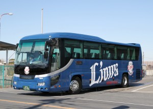 西武観光バス「Lions Express」2101 